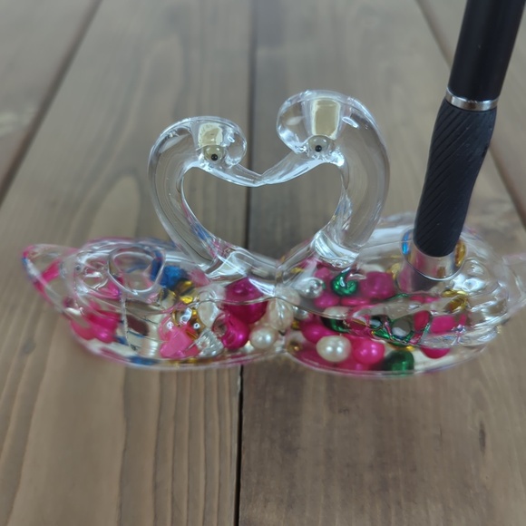 Vintage Kitsch Kissing Swans Paper Weight Pen Holder - Picture 4 of 10